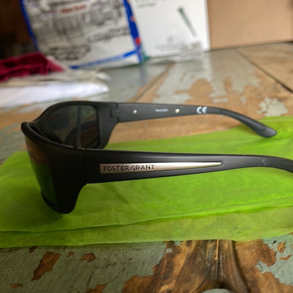 Foster Grant sunglasses polarized - Picture 4 of 9